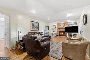 13607 White Barn Ln, Herndon, VA 20171 - Photo 19