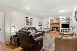 13607 White Barn Ln, Herndon, VA 20171 - Photo 19