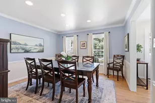 13607 White Barn Ln, Herndon, VA 20171 - Photo 7