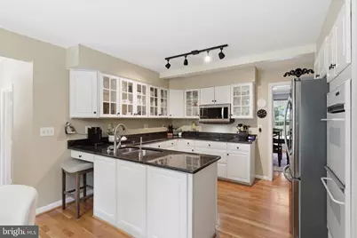 13607 White Barn Lane, Herndon, VA 20171 - Photo 11