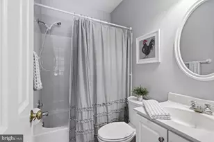 13607 White Barn Ln, Herndon, VA 20171 - Photo 17
