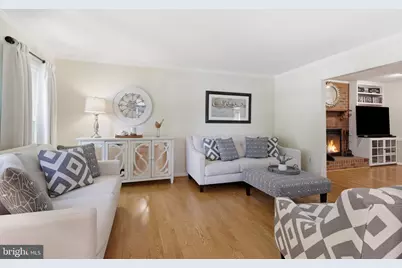 13607 White Barn Lane, Herndon, VA 20171 - Photo 25