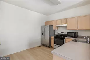 2536 Logan Wood Dr, Herndon, VA 20171 - Photo 3