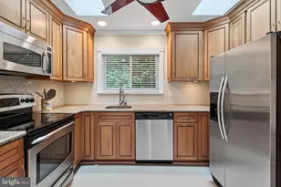 7614 Woodridge Cir, Alexandria, VA 22308 - Photo 13