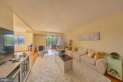 8370 Greensboro Drive #908, McLean, VA 22102 - Photo 3