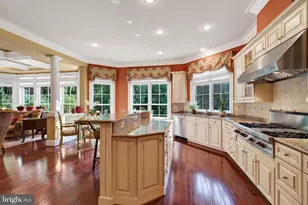 8421 Falcone Pointe Way, Vienna, VA 22182 - Photo 25