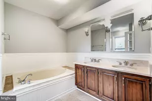 3827 Inverness Rd, Fairfax, VA 22033 - Photo 19