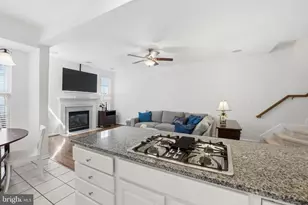 8656 Royal Worcester Ln, Fairfax, VA 22031 - Photo 11