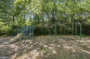 8656 Royal Worcester Ln, Fairfax, VA 22031 - Photo 45