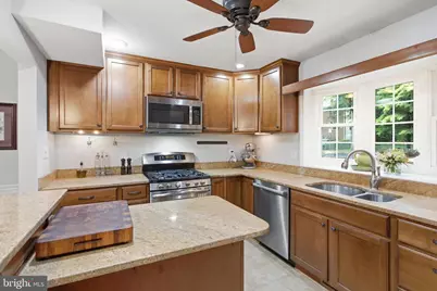 8402 Uxbridge Court, Springfield, VA 22151 - Photo 5