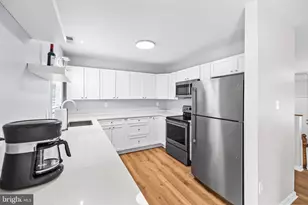9948 Capperton Dr, Oakton, VA 22124 - Photo 7