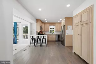 7202 Sampal Pl, Springfield, VA 22153 - Photo 3