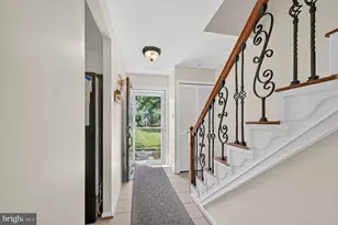 8618 Dellway Ln, Vienna, VA 22180 - Photo 5
