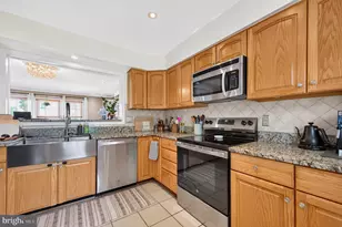 8618 Dellway Ln, Vienna, VA 22180 - Photo 7