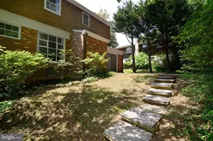 1317 Forestwood Dr, McLean, VA 22101 - Photo 3