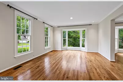 6506 Bellamine Court, McLean, VA 22101 - Photo 9