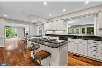 6506 Bellamine Court, McLean, VA 22101 - Photo 11