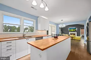 4408 Galesbury Ln, Chantilly, VA 20151 - Photo 13