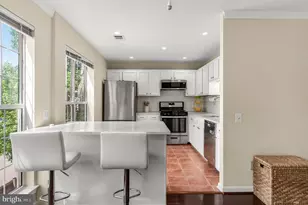 8209 Crossbrook Ct, Lorton, VA 22079 - Photo 11