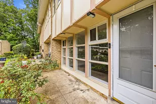 4471 Forest Glen Ct, Annandale, VA 22003 - Photo 3