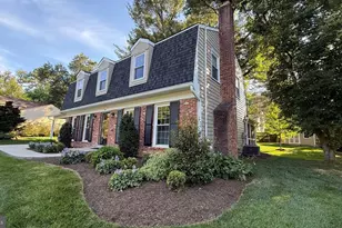 8104 Briar Creek Dr, Annandale, VA 22003 - Photo 3