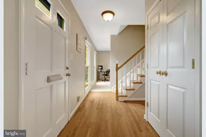 8104 Briar Creek Drive, Annandale, VA 22003 - Photo 9