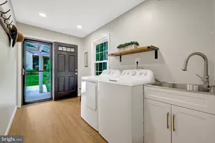 8104 Briar Creek Dr, Annandale, VA 22003 - Photo 23