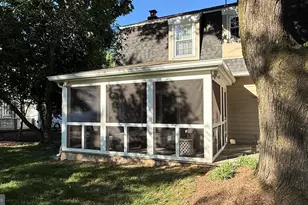 8104 Briar Creek Dr, Annandale, VA 22003 - Photo 5