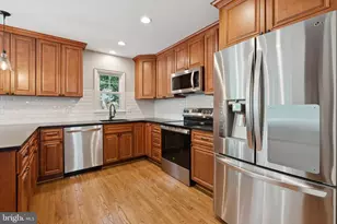 7401 Willshire Hunt Ct, Springfield, VA 22153 - Photo 7