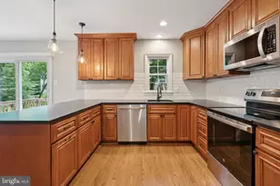 7401 Willshire Hunt Ct, Springfield, VA 22153 - Photo 11
