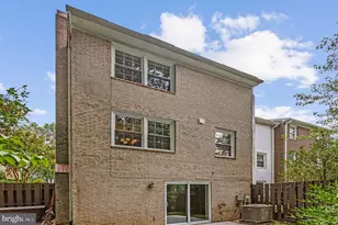 8346 Glastonbury Ct, Annandale, VA 22003 - Photo 5