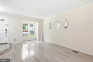 8434 Springfield Oaks Dr, Springfield, VA 22153 - Photo 11