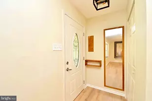 7215 Willow Oak Pl, Springfield, VA 22153 - Photo 3