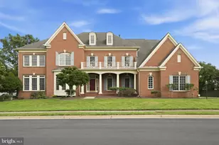 5285 Meadow Estates Dr, Fairfax, VA 22030 - Photo 1