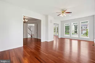 5285 Meadow Estates Dr, Fairfax, VA 22030 - Photo 9