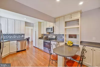 7902 Larrick Court, Springfield, VA 22153 - Photo 11