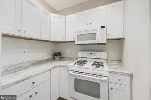 11375 Aristotle Dr, Fairfax, VA 22030 - Photo 13