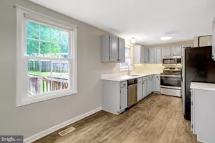 3381 Monarch Ln, Annandale, VA 22003 - Photo 13