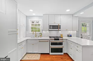 6029 Grove Dr, Alexandria, VA 22307 - Photo 27