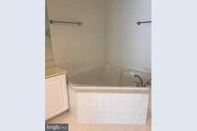 8894 Ashgrove House Lane, Vienna, VA 22182 - Photo 15