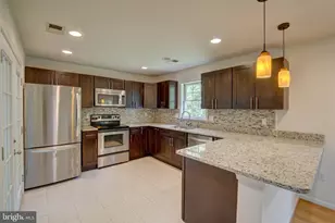 900 Walker Rd, Great Falls, VA 22066 - Photo 11