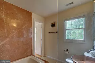 900 Walker Rd, Great Falls, VA 22066 - Photo 25
