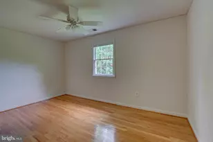 900 Walker Rd, Great Falls, VA 22066 - Photo 17