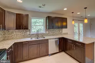 900 Walker Rd, Great Falls, VA 22066 - Photo 13