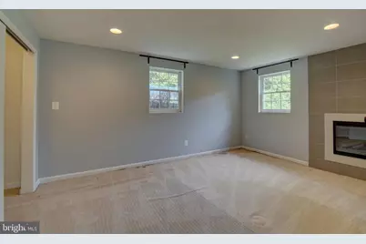 900 Walker Road, Great Falls, VA 22066 - Photo 33