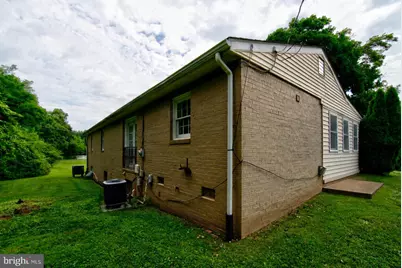 900 Walker Road, Great Falls, VA 22066 - Photo 45