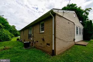 900 Walker Rd, Great Falls, VA 22066 - Photo 45