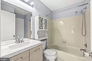 6104 Stonepath Cir, Centreville, VA 20120 - Photo 31