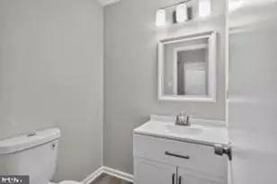 2006 Headlands Cir, Reston, VA 20191 - Photo 11