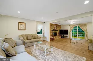 8304 Five Gates Rd, Annandale, VA 22003 - Photo 9